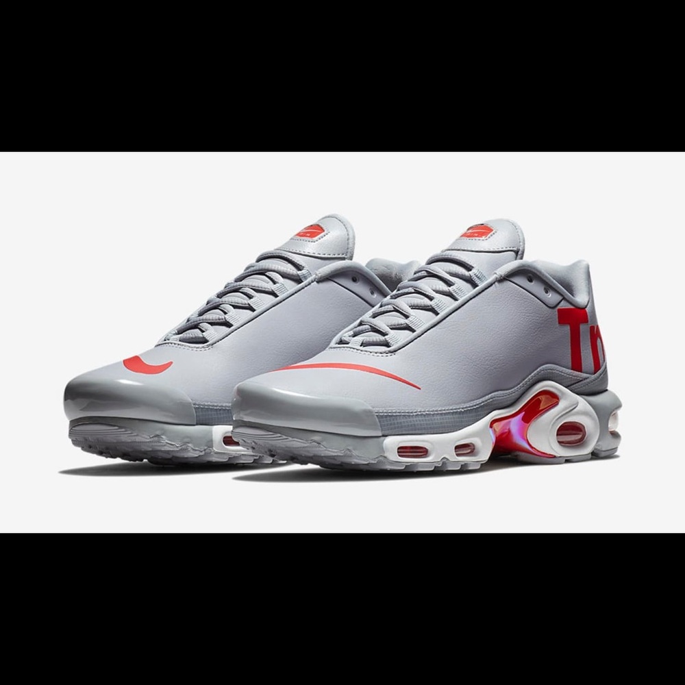 Nike Wolf Grey/Speed Red/White | TN SE-Big Logo